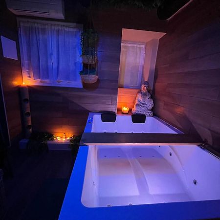 Le Balneo Jacuzzi Vieil Antibes Safranier Apartment Exterior photo