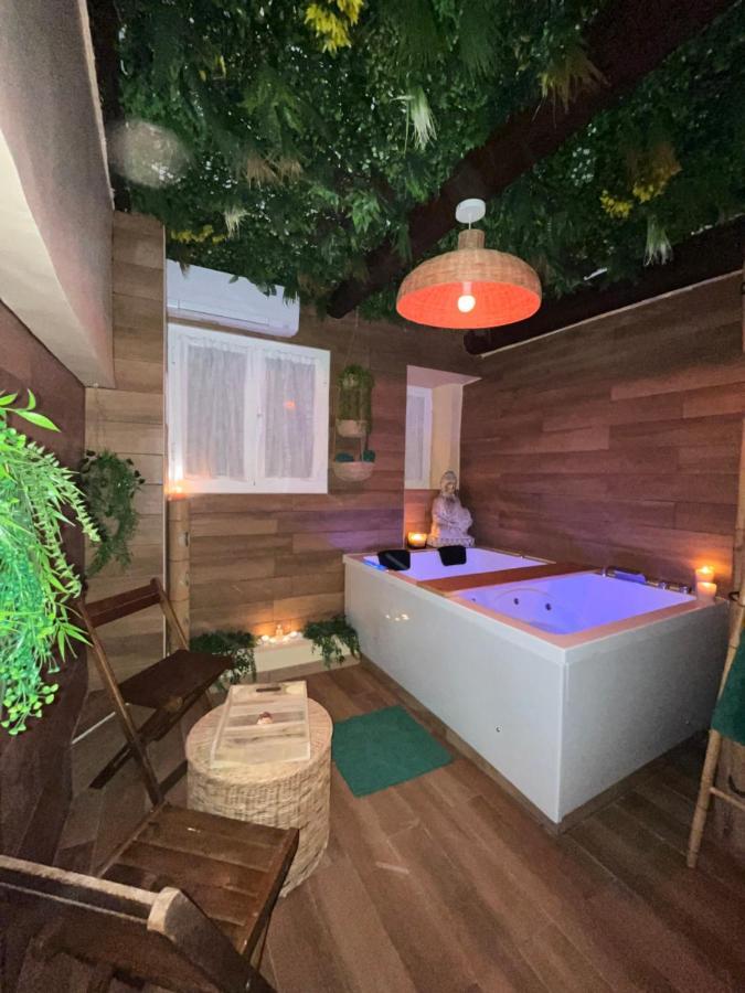 Le Balneo Jacuzzi Vieil Antibes Safranier Apartment Exterior photo