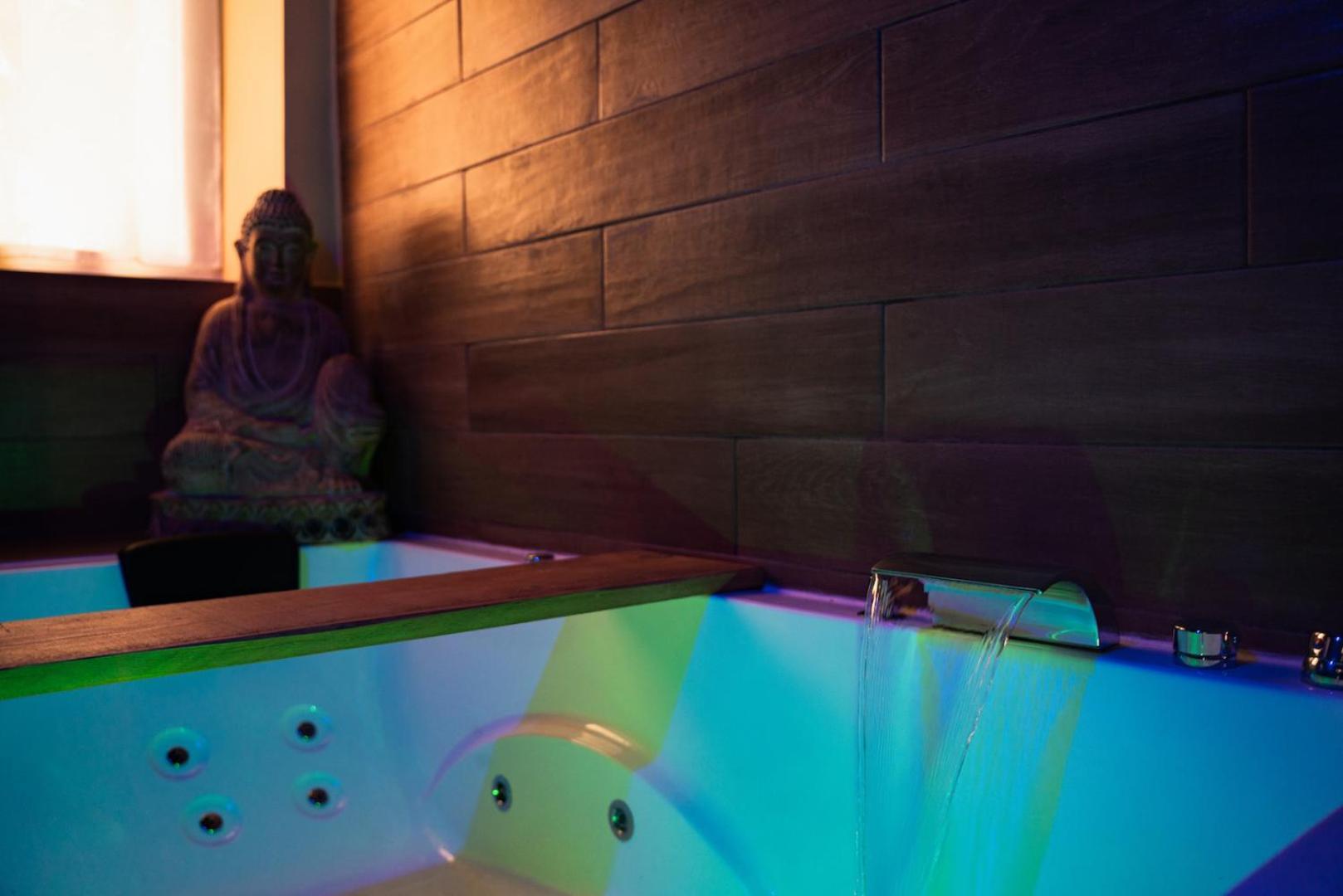 Le Balneo Jacuzzi Vieil Antibes Safranier Apartment Exterior photo